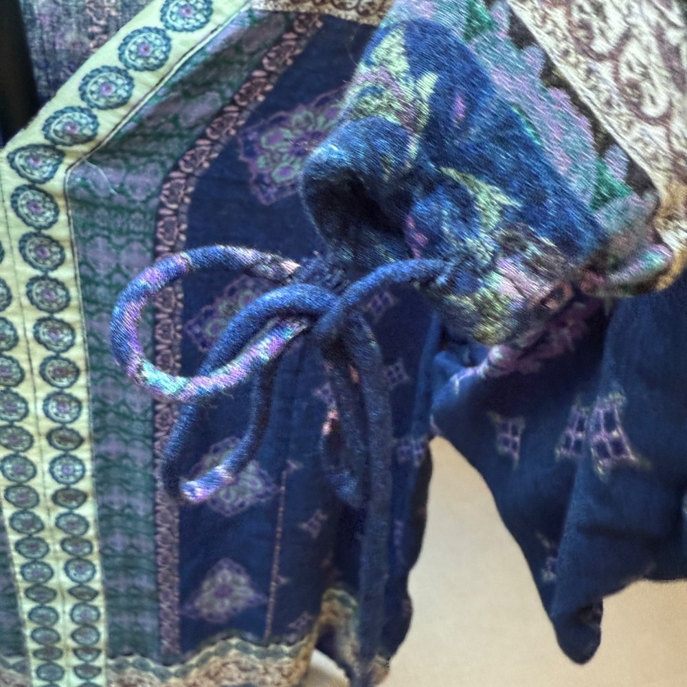 Lucky Brand V Neck Tunic Floral Mosaic Pattern Navy White Purple M - Picture 3 of 11